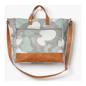 Thirty-One NWT Step Up Tote In Soft Cammo